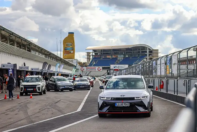 MOBILE_e4_2025-10-18_Sa_TKa_04907-scaled