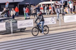 DAY02_R5G_9857